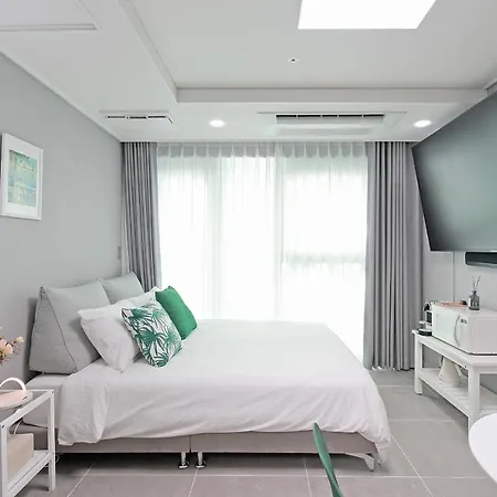Elmomento Gwangan Hotel Busan Exterior photo